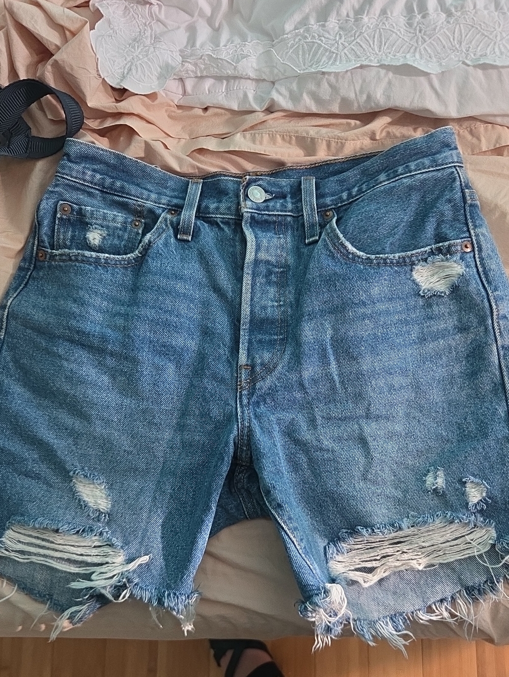 Levi's® 501 Women's Mid-Thigh Shorts